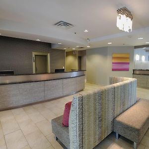 Albany Airport Inn And Suites